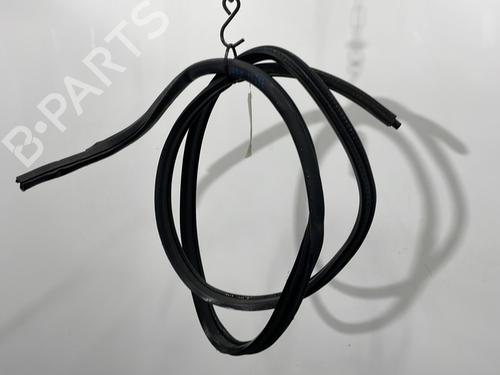 Used Rubber door seal Rubber door seal NISSAN QASHQAI II (J11, J11_) 1.2 DIG-T (115 hp) 31355458 31355458