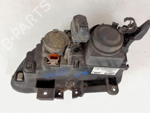 Right headlight RENAULT ESPACE III (JE0_) 2.2 dCi (JE0K) | BP25265305C29 