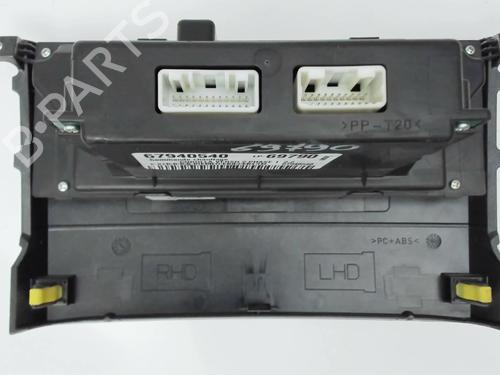 Used Climate control Climate control TOYOTA COROLLA Verso (ZER_, ZZE12_, R1_) 2.2 D-4D (AUR10_, AUR10R) (136 hp) 20424436 20424436