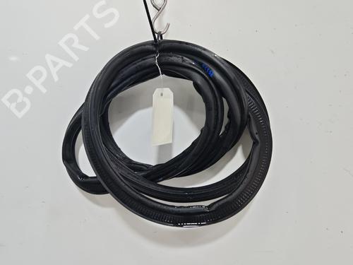 rubber-door-seal-renault-megane-iv-hatchback-b9amn_-2015-39607265 main image