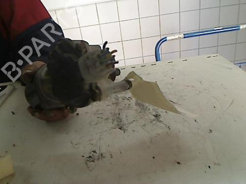 Used Front wiper motor NISSAN X-TRAIL I (T30) 2.2 Di 4x4 (114 hp) 20435542