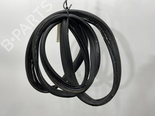 Used Rubber door seal CITROËN XSARA (N1) 1.4 i (75 hp) 28303162
