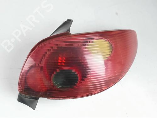 Piloto trasero derecho PEUGEOT 206 Hatchback (2A/C) 1.4 i (75 hp) 30822431