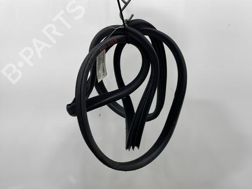 Used Rubber door seal VOLVO XC90 I (275) D5 AWD (163 hp) 28567638
