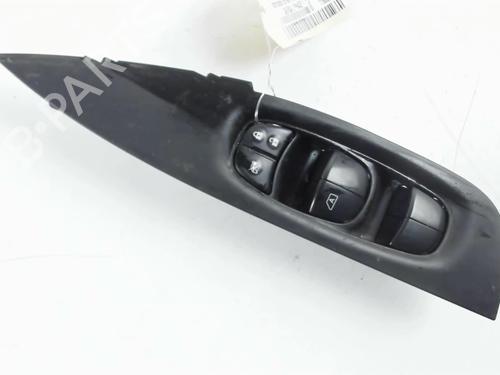 Used Left front window switch NISSAN QASHQAI II (J11, J11_) 1.2 DIG-T (115 hp) 31355474