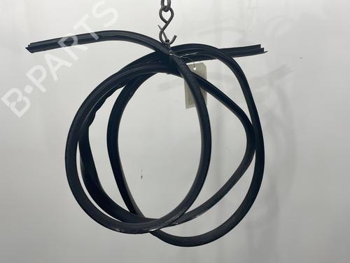 Rubber door seal FORD FIESTA V (JH_, JD_) 1.3 | BP24320075C142 