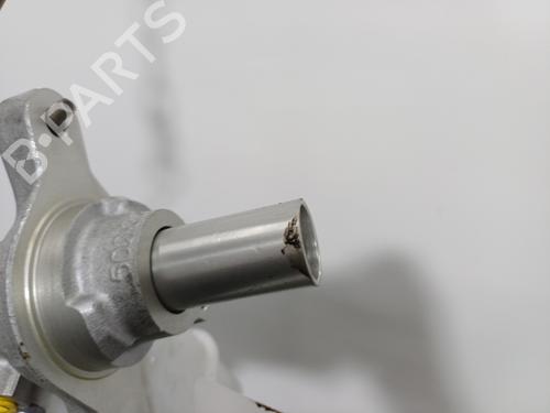 brake-master-cylinder-renault-clio-v-b7_-2019-37727768 main image