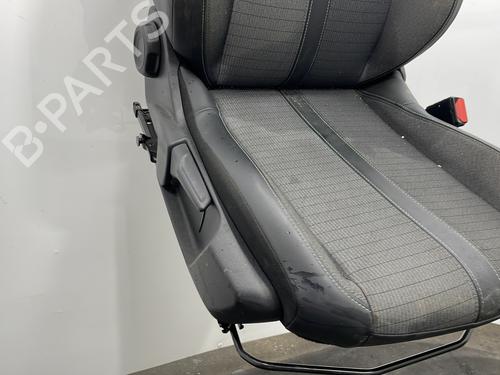 Right front seat PEUGEOT 2008 II (UD_, US_, UY_, UJ_, UR_, UC_) 1.2 PureTech 100 (USHNK) | BP32094670C16 