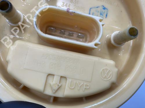 Fuel pump VW TRANSPORTER T5 Van (7HA, 7HH, 7EA, 7EH) 2.5 TDI | BP22330084M76 