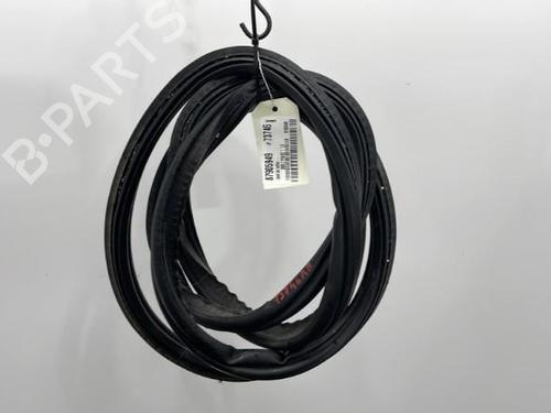 Used Rubber door seal PEUGEOT 3008 II SUV (MC_, MR_, MJ_, M4_) 1.6 BlueHDi 120 (120 hp) 20419683