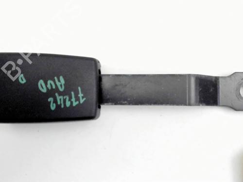 Used Seat buckle RENAULT CLIO III (BR0/1, CR0/1) 1.5 dCi (BR17, CR17) (86 hp) 31217583