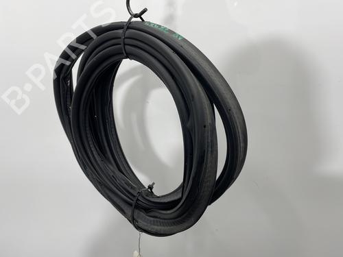 rubber-door-seal-toyota-yaris-_p21_-_pa1_-_ph1_-2020-32081929 main image