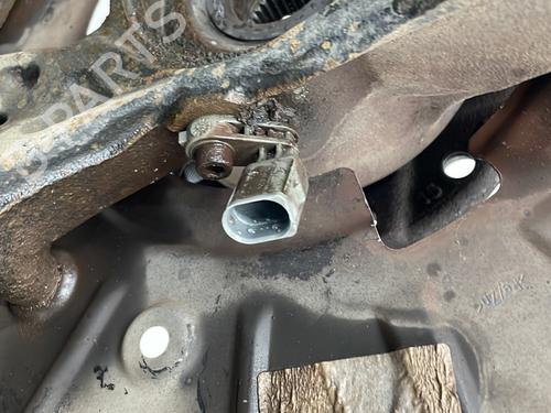 Used Right front steering knuckle Right front steering knuckle VW TOUAREG (7LA, 7L6, 7L7) 3.0 V6 TDI (240 hp) 29291285 29291285