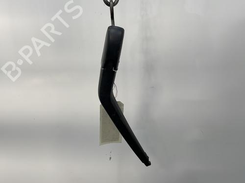Used Rear windshield wiper arm TOYOTA YARIS (_P13_) 1.5 Hybrid (NHP130_, NHP130) (101 hp) 22415371