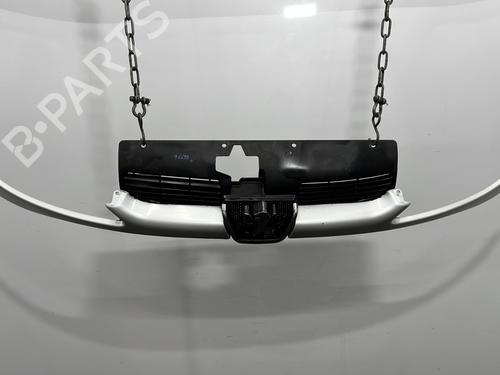 Used Grille PEUGEOT 206 Hatchback (2A/C) 1.4 i (75 hp) 31355540