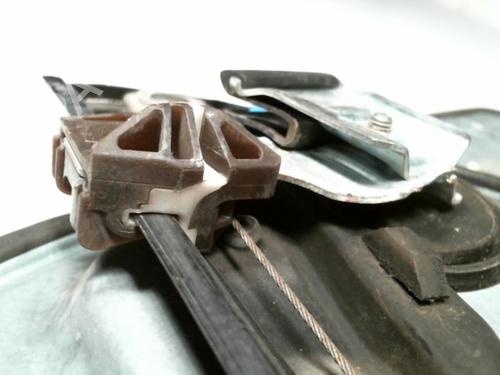 Used Front left window mechanism Front left window mechanism SEAT IBIZA III (6L1) 1.4 TDI (75 hp) 22913982 22913982