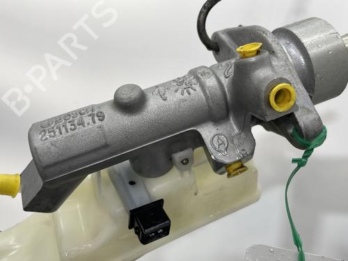 Maître-cylindre TOYOTA COROLLA Verso (ZER_, ZZE12_, R1_) 2.2 D-4D (AUR10_, AUR10R) | BP30044818M77 