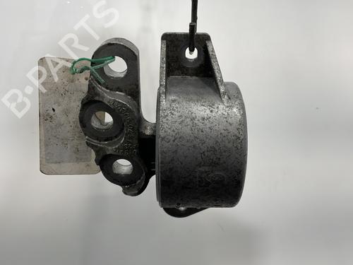 Used Engine mount FIAT 500L (351_, 352_) 1.3 D Multijet (199LXY1A, 199LXY11) (84 hp) 30479914