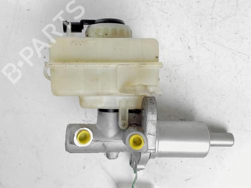Used Brake master cylinder BMW 5 (E60) 525 d (177 hp) 20469718