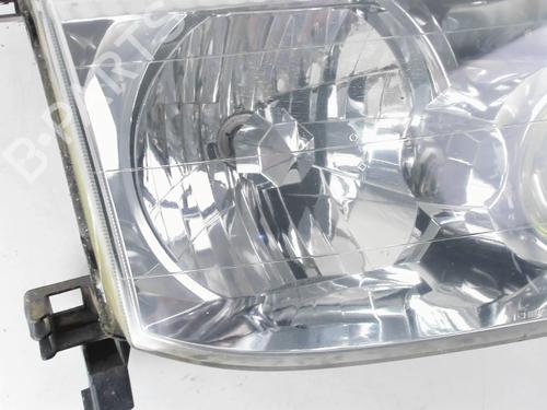 Used Right headlight NISSAN X-TRAIL I (T30) 2.2 Di 4x4 (114 hp) 20440407