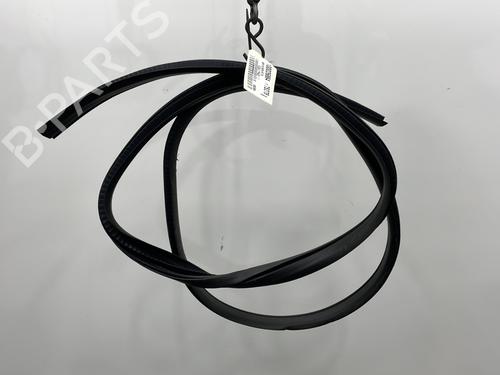 Used Rubber door seal FORD KUGA II (DM2) 2.0 TDCi (140 hp) 23777997