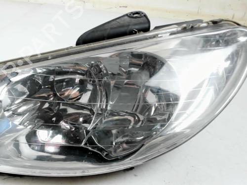 Faro izquierdo PEUGEOT 206 Hatchback (2A/C) 1.4 i | BP28361724C28 