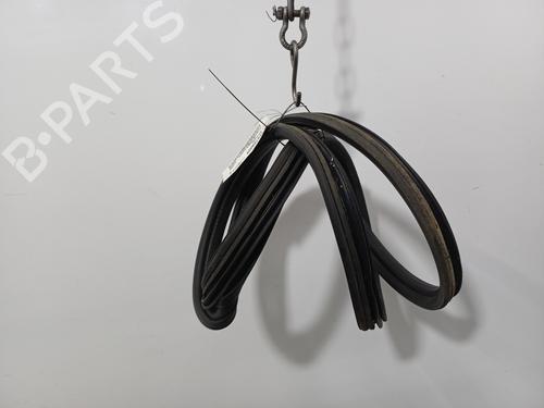 Gummiliste Gummiliste PEUGEOT 107 (PM_, PN_) 1.0 (68 hp) 34385238 34385238