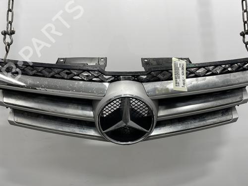 Used Grille MERCEDES-BENZ GLK-CLASS (X204) 350 CDI 4-matic (204.992) (231 hp) 30308453