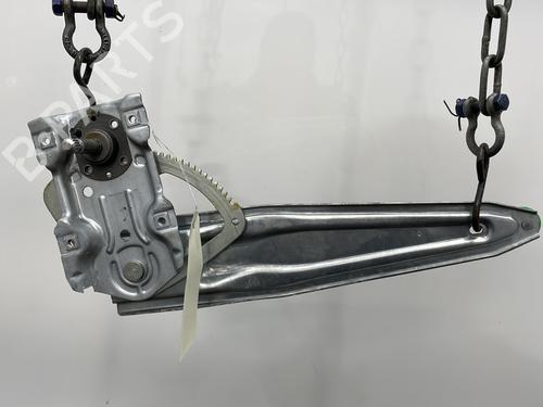 Used Rear left window mechanism Rear left window mechanism TOYOTA YARIS (_P13_) 1.5 Hybrid (NHP130_, NHP130) (101 hp) 22415388 22415388