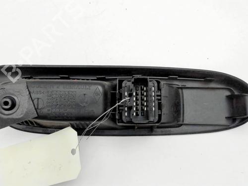 Left front window switch RENAULT CLIO II (BB_, CB_) 1.5 dCi (B/C2J) | BP28362066I27 