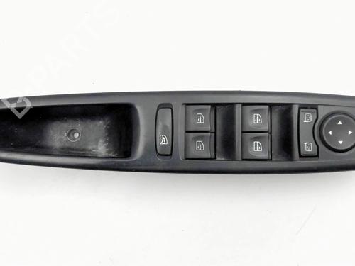 Used Left front window switch RENAULT MEGANE III Hatchback (BZ0/1_, B3_) 1.5 dCi (BZ0C) (90 hp) 30363807