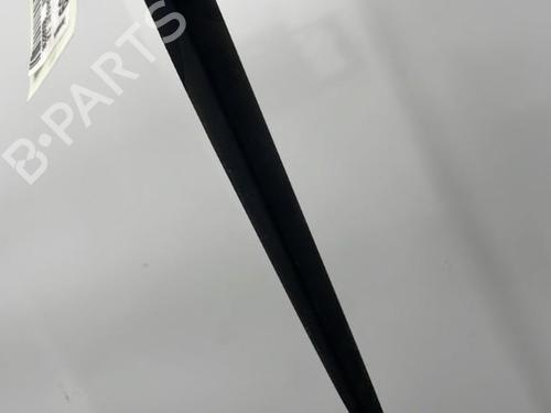 Used Front windshield wiper arm CITROËN C3 Pluriel (HB_) 1.4 (73 hp) 20442173