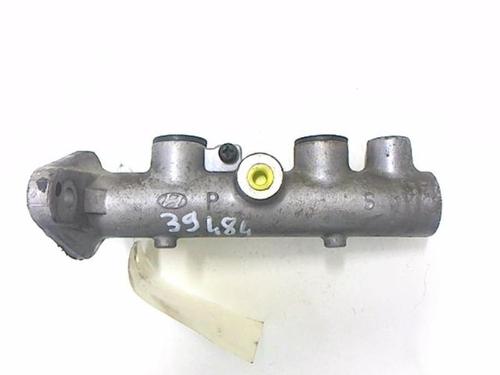 Used Brake master cylinder HYUNDAI SANTA FÉ I (SM) 2.0 CRDi 4x4 (113 hp) 20452250