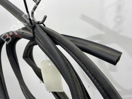 rubber-door-seal-renault-21-b48_-1989-1990-1991-1992-1993-1994-26497828 main image