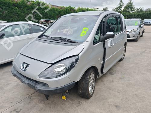 Brugte PEUGEOT 1007 (KM_) 1.6 16V (109 hp) 4392228