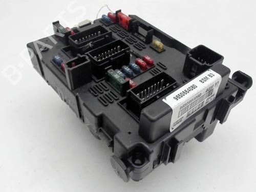 Used Fuse box Fuse box PEUGEOT 206 Hatchback (2A/C) 1.4 i (75 hp) 33894768 33894768