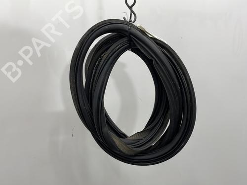 Used Rubber door seal FORD KUGA II (DM2) 2.0 TDCi (150 hp) 27518966