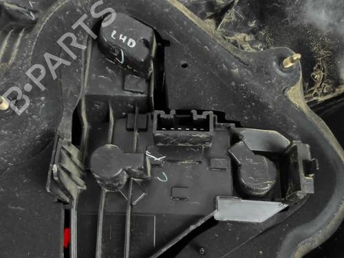 right-taillight-toyota-corolla-_e12_-2001-2002-2003-2004-2005-2006-2007-2008-24057340 main image