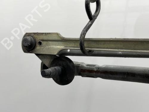 Used Front wipers mechanism VOLVO V50 (545) D2 (114 hp) 21238436