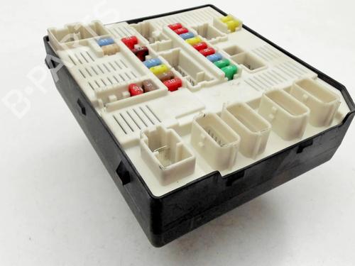 Used Fuse box Fuse box RENAULT LAGUNA III (BT0/1) 1.5 dCi (BT00, BT0A, BT0T, BT1J) (110 hp) 40461532 40461532