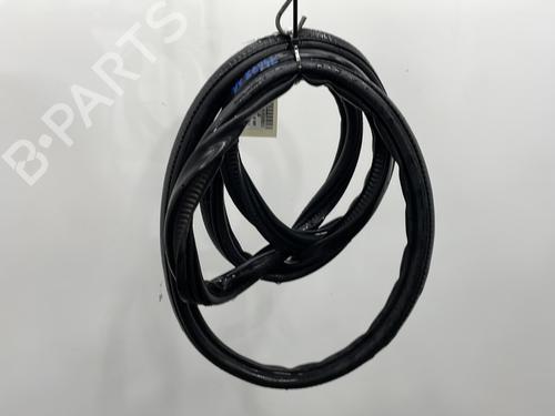 Used Rubber door seal PEUGEOT 308 II (LB_, LP_, LW_, LH_, L3_) 1.6 BlueHDi 120 (120 hp) 24829079