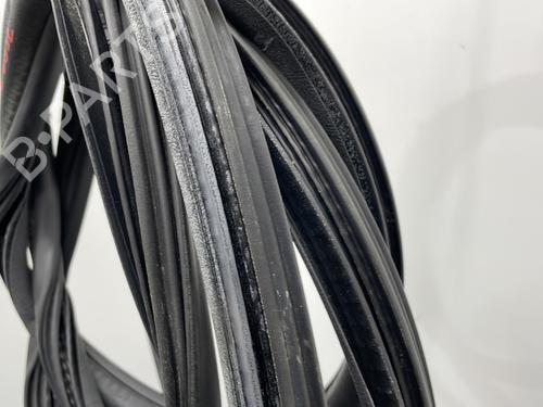 rubber-door-seal-citroen-c4-coupe-la_-2004-2005-2006-2007-2008-2009-2010-2011-2012-2013-24570449 main image