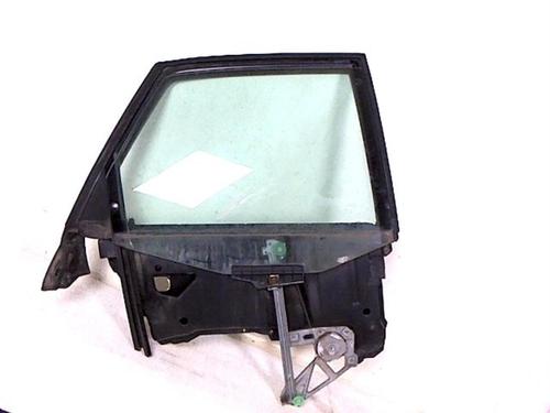 Rudehejsemekanisme Højre bagtil Rudehejsemekanisme Højre bagtil AUDI A6 C4 (4A2) 2.5 TDI (116 hp) 20427008 20427008