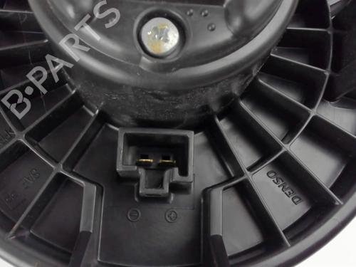 Used Heater blower motor TOYOTA YARIS (_P13_) 1.3 (NSP130_, NSP130) (99 hp) 20390672