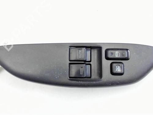 Used Left front window switch TOYOTA YARIS (_P1_) 1.4 D-4D (NLP10_, NLP10R) (75 hp) 30689301
