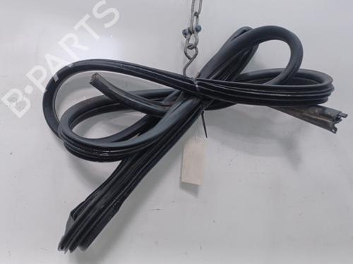 Used Rubber door seal OPEL VIVARO B Van (X82) 1.6 CDTI (05) (120 hp) 20427482