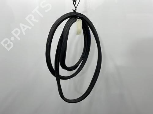 Used Rubber door seal PEUGEOT 3008 I MPV (0U_) 1.6 HDi (114 hp) 20392955
