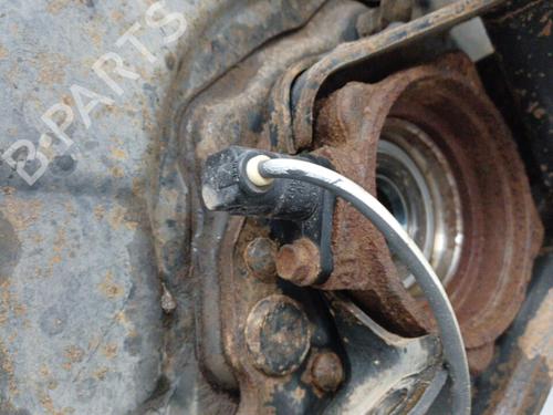 Used Left rear steering knuckle Left rear steering knuckle TOYOTA RAV 4 II (_A2_) 2.0 D 4WD (CLA20_, CLA21_, CLA20R, CLA21R) (116 hp) 21206921 21206921