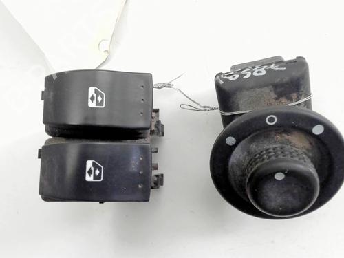 Used Left front window switch RENAULT TRAFIC II Bus (JL) 2.0 dCi 90 (JL00, JL01, JL0H, JL0M, JL0P, JL0S) (90 hp) 30795177