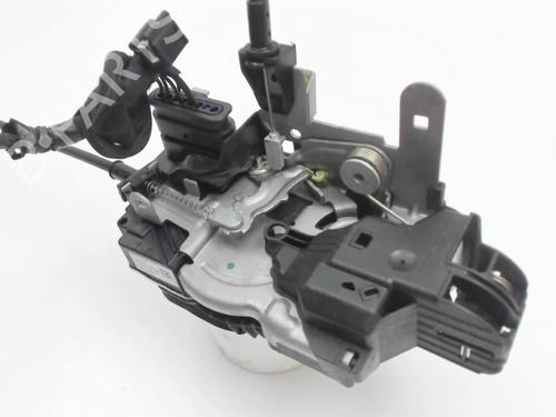 front-right-lock-volvo-v40-hatchback-525-d2-31440392-2012-2013-2014-2015-2016-2017-2018-2019-20439080 main image